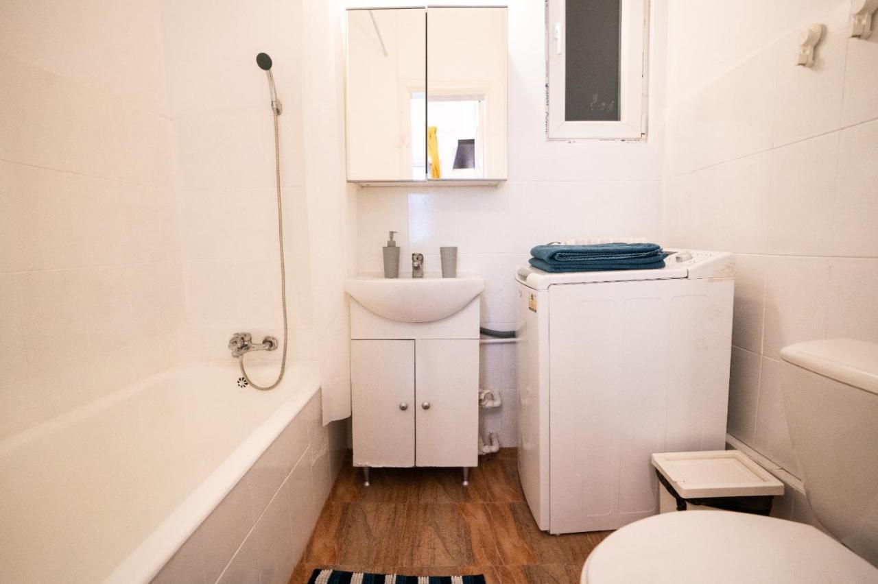Cozy Studio Cismigiu Garden Apartment Bucharest Luaran gambar